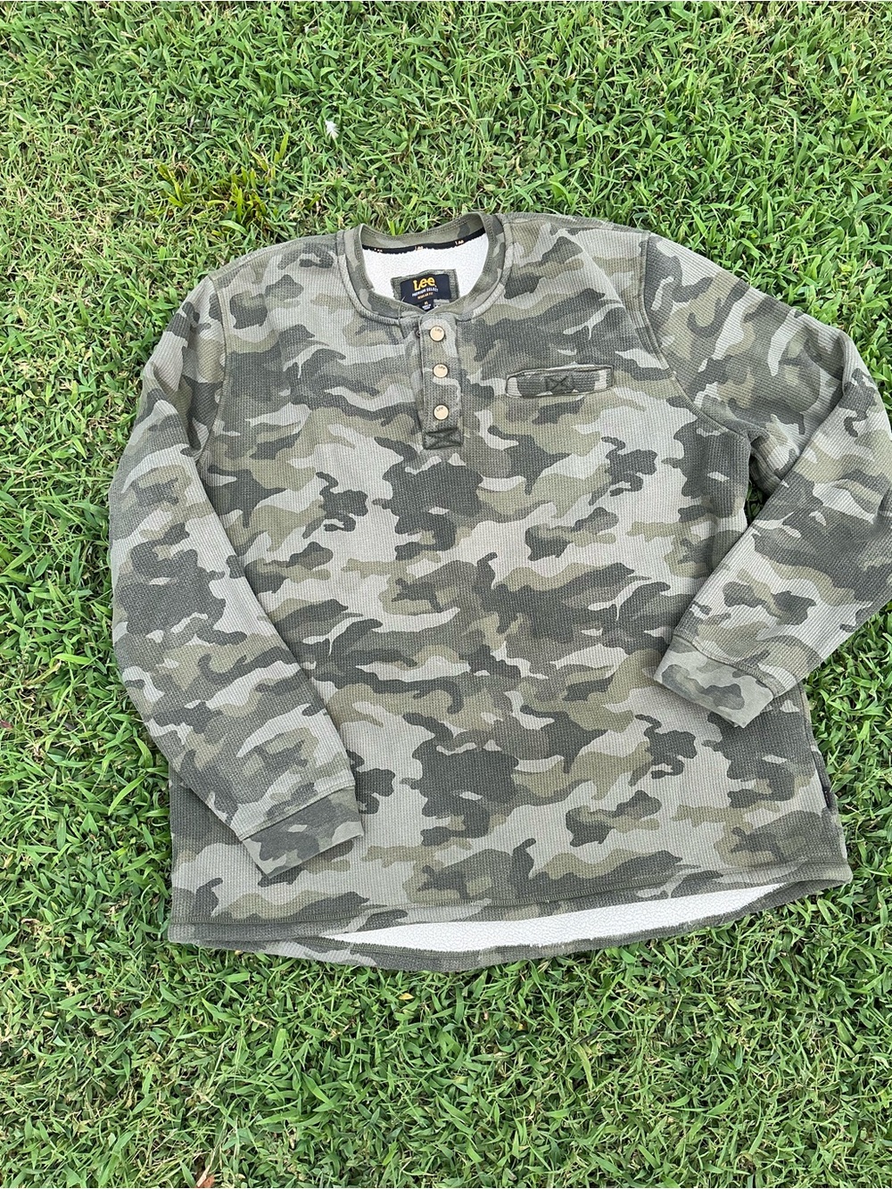 Lee Men’s Camouflage Thermal Henley Shirt - Green